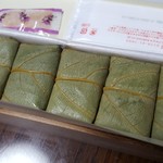 天川茶寮 柿千 - お持ち帰りの柿の葉寿司