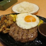 Saizeriya - 焼肉とハンバーグの盛合せ599円とラージライス219円