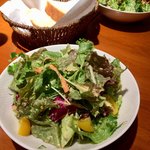 パッパトリア - セットのサラダ。ドレッシングも美味しいです。
