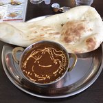 Ajiandainingu Ando Ba Padoma Paresu - ランチカレーセットのマトンカレー。
                        税込850円。
                        美味し。