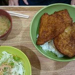 ボルガ食堂 - がっつりカツ三枚。