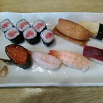 Matsue Zushi - にぎり梅　972円