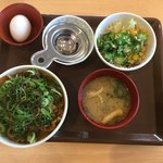すき家 - ねぎ玉牛丼(並)、オクラのサラダセットで６６０円