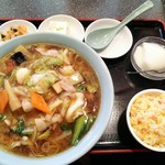 中国北方家庭小皿料理 海華 - 広東麺＋チャーハンと餃子