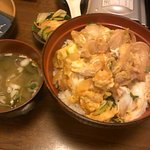 一膳食堂 - 予想外のボリューム 親子丼650円