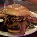 Flowing Tide Pub - BBQ Burger(アップ)♪