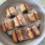 にょろ助 瓢六亭 - 琵琶湖産天然大鰻で白焼丼