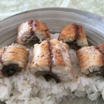 にょろ助 瓢六亭 - 琵琶湖産天然大鰻で白焼丼