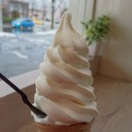 ミルキークラウン - ソフトクリームM 350円