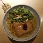 茶ぶ釜 - 香味野菜のきつねうどん(温)