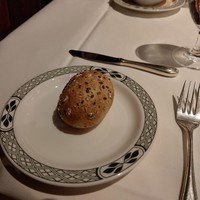 ロウリーズ・ザ・プライムリブ 大阪 - パンけっこう美味しくてお代わりしました。