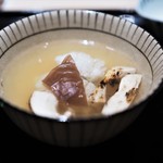 にい留 - 茸と伊勢湾のハモとキクラゲの土瓶蒸し