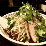 スパイス・ラー麺 卍力 - ＜2017年11月再訪・24回目＞スパイスラーメン・もやし・パクチー・1,030円