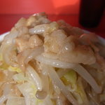 ラーメン二郎 - アブラトッピングで固形脂増量(*^^)v