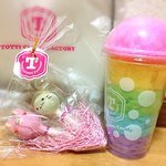 トッティー キャンディー ファクトリー - ケーキポップとレインボーカップわたあめ♡