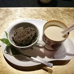 La BOMBANCE - 紅茶ブラマンジェ 黒ゴマシャーベット