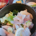寿司ダイニング甚伍朗 - 地魚ちらし定食 ¥1000-(税抜)