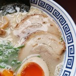 久留米ラーメン清陽軒 - チャーシューはバラロールでやや薄めのカット