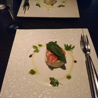 MAIMON GINZA - サーモンのカプレーゼみたいなの