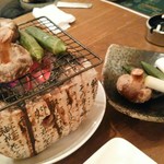 Izakaba Soi Ginta - 椎茸とオクラの七輪炙り