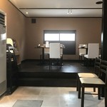 sapporosu-pukare-semmontenesupa-itou - カウンター席、テーブル席ございますお洒落な店内です。