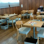 さっちゃんのママ - 2階のカフェスペース