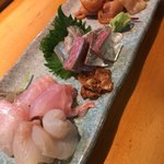 Uogashi Zushi - イワシ刺し 金目鯛刺し 赤貝