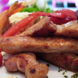 SNUG STAY DOOR CAFE_1