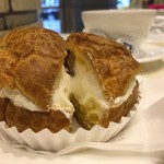 カフェ・ディ・フェスタ - 渋皮マロンシューの断面 2016/10/17