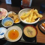 魚がし食堂 - お刺身と天ぷら定食