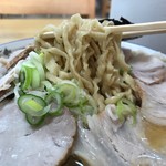 ケンちゃんラーメン - 普通盛り油ぽく麺カタ肉増し