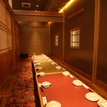 西新 焼鳥 鳥三郎 - プライベート空間でのゆったり宴会！掘りごたつの半個室は少人数～24名様までの宴会が可能です！