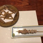 鰻はし本 - 骨せんべいとくりから焼串