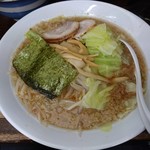 麻布ラーメン - トンコツ醤油ラーメン750円 麺大盛100円 キャベツ100円 もやし100円