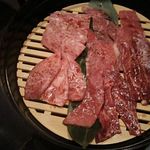 Hamadaya Yakiniku Horumon Godaime Ichirouemon - ■写真は３人前 ●黒毛和牛焼肉コース+120分飲み放題 5,400円 (税込) ／人 2017年11月