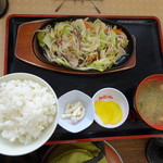 半田屋 - 野菜炒め定食