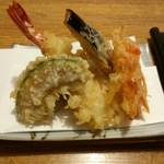 やぶ重 - 天ぷら。海老も野菜も大き目です。