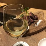 神田の肉バル RUMP CAP - 月・火のサービス：1時間ワイン飲み放題　な・なんと500円～