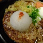 びっくりドンキー - 100g牛鍋風鬼おろしバーグ、アップ①