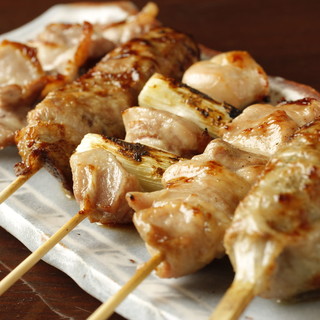 お好みの一杯で乾杯♪お酒のすすむ「やきとん」もおすすめです！