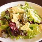 たつみキッチン - チーズで仕上げるシーザーサラダ
