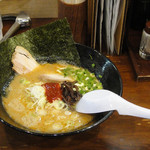 博多ラーメン とんこつ家 - とんこつ家 かく 780円