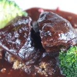 たつみキッチン - やわらかくて感動！牛肉の赤ワイン煮込み。