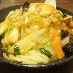 麺飯食堂 ひら匠 - 中華丼(横から)