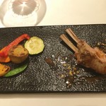 仔牛の骨付き肉　ヘーゼルナッツとマルサラワインのソース