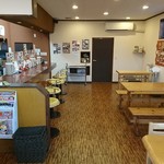 らーめん しまじ - 店内です。