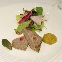 東京會舘 銀座スカイラウンジ - 前菜：パテ・ド・カンパーニュ サラダ添え
