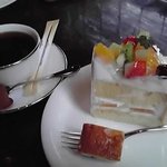 Nau Ando Zen - デラックスショートケーキとブレンドコーヒー