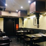 炭火焼肉 弁慶 - 店内