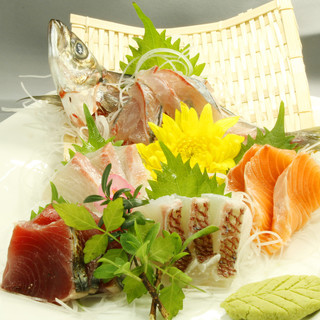 肉料理だけでなく魚料理もお召し上がりいただけます♪